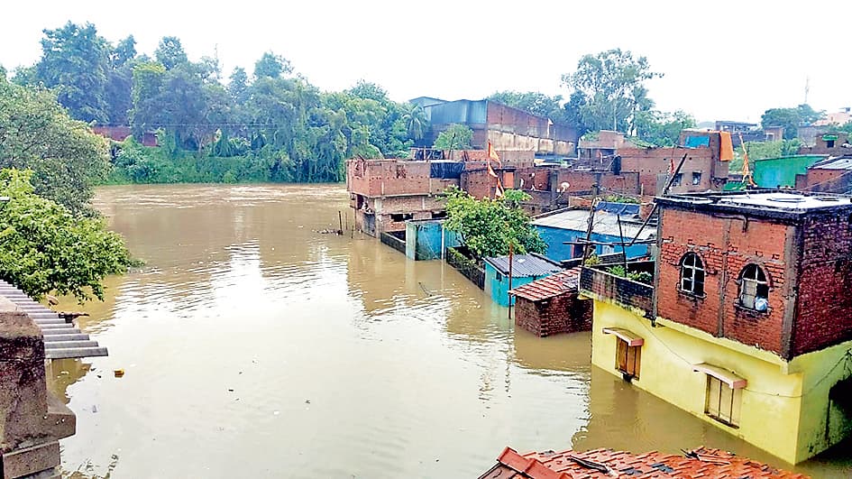 अंडाल एयरपोर्ट में घुसा पानी, दोपहर 12 बजे से उड़ानें रद्द