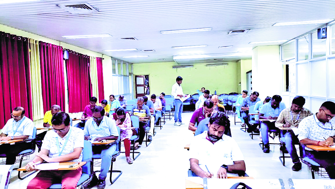 डीवीसी, डीएसटीपीएस के प्रशासनिक भवन में शब्द लेखन प्रतियोगिता