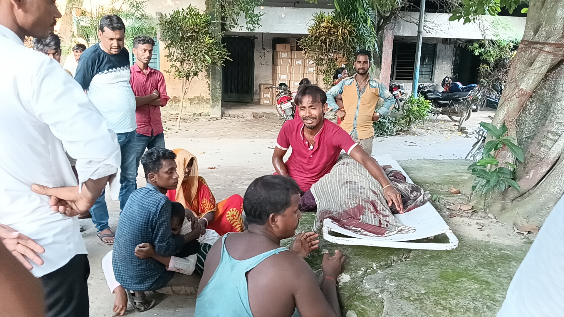 सड़क दुर्घटना में युवक की मौत