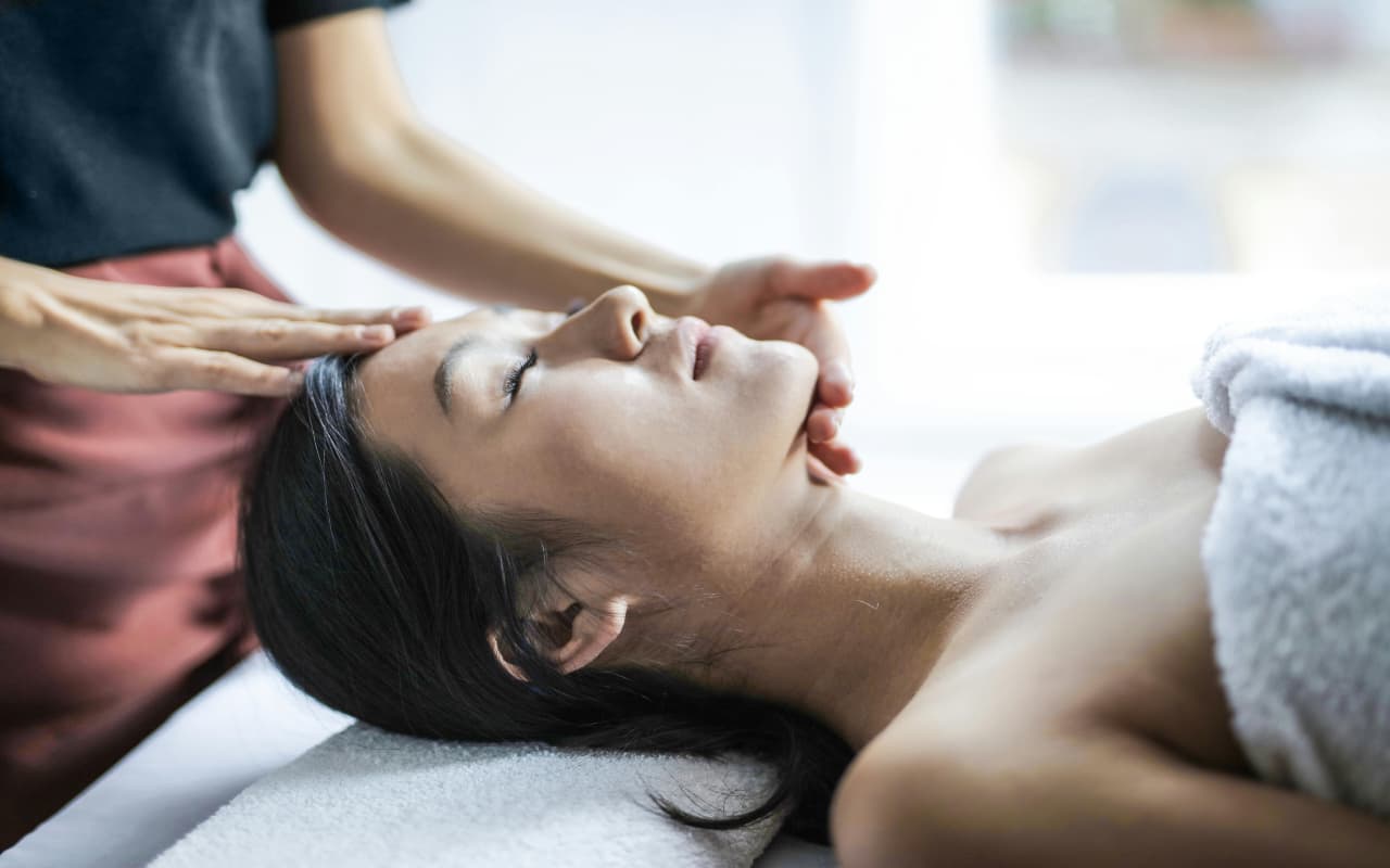 Beauty Tips: हजारों रुपयों की होगी बचत, अब घर पर ही पाएं स्पा जैसा अनुभव
