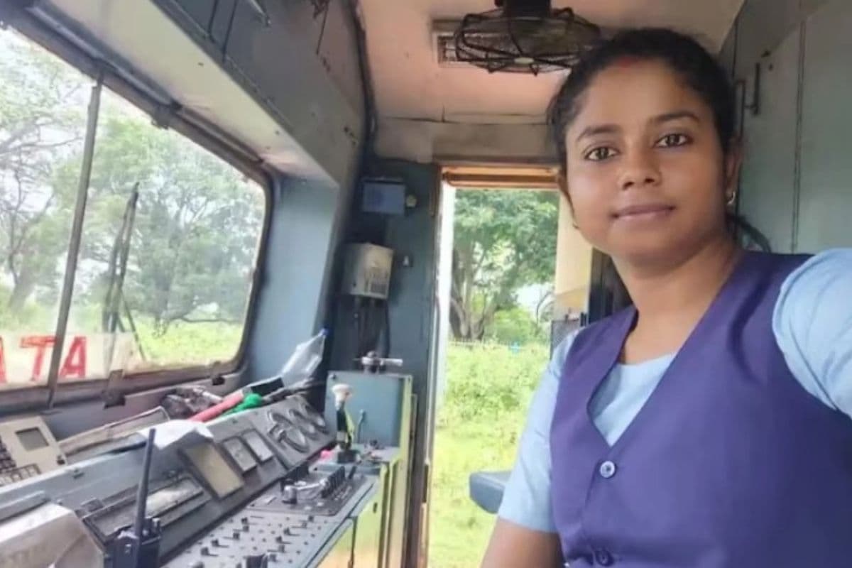 लोको पायलट रितिका तिर्की लोको पायलट रितिका तिर्की