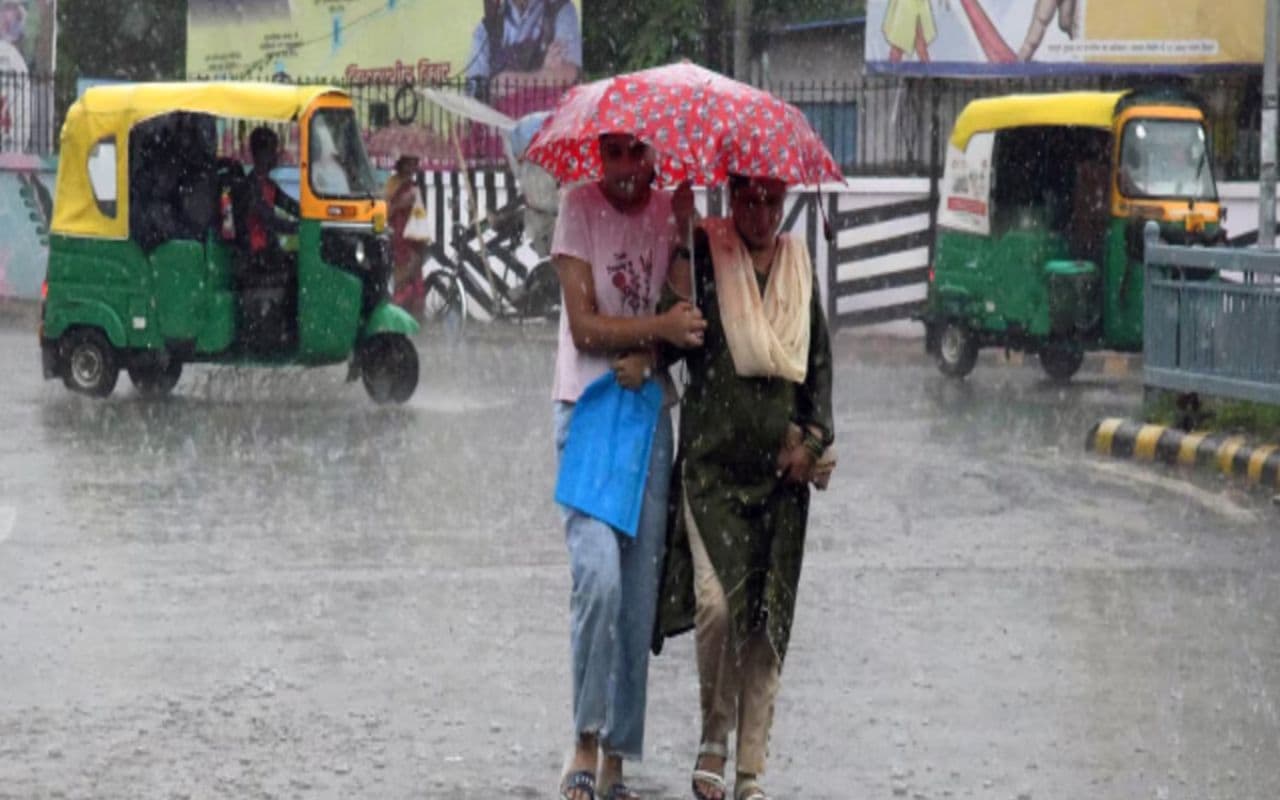 Bihar Weather: विजयादशमी के दिन बारिश होगी या नहीं? IMD ने कर दिया साफ Bihar Weather: विजयादशमी के दिन बारिश होगी या नहीं? IMD ने कर दिया साफ
