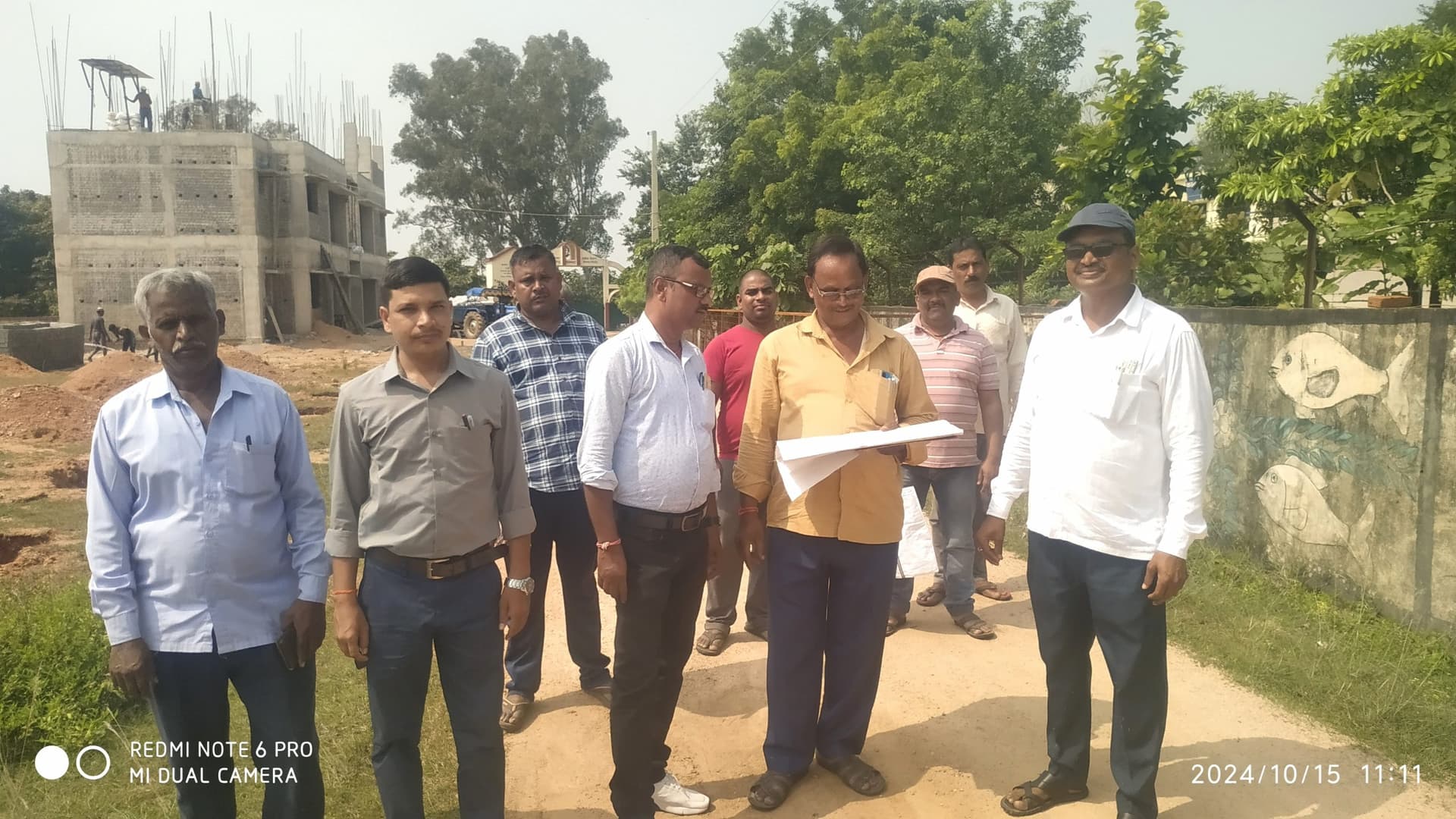 Giridih News: स्टेडियम के लिए चिह्नित जमीन पर विवाद गहराया, मापी में जुटे अंचलकर्मी