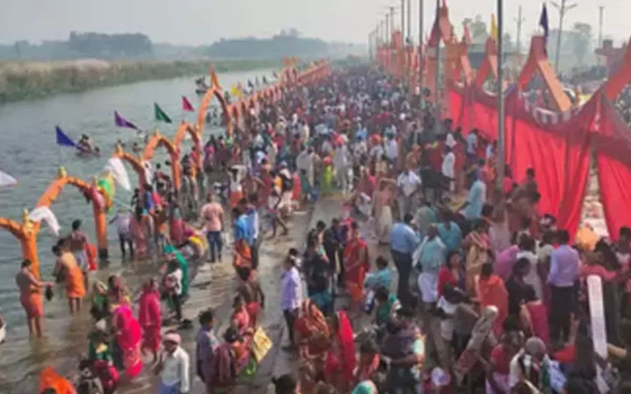 बेतिया में आज Kartik Purnima पर लाखों श्रद्धालु बांसी धाम नदी में लगाएंगे आस्था की डुबकी, जानें पौराणिक महत्व बेतिया में आज Kartik Purnima पर लाखों श्रद्धालु बांसी धाम नदी में लगाएंगे आस्था की डुबकी, जानें पौराणिक महत्व