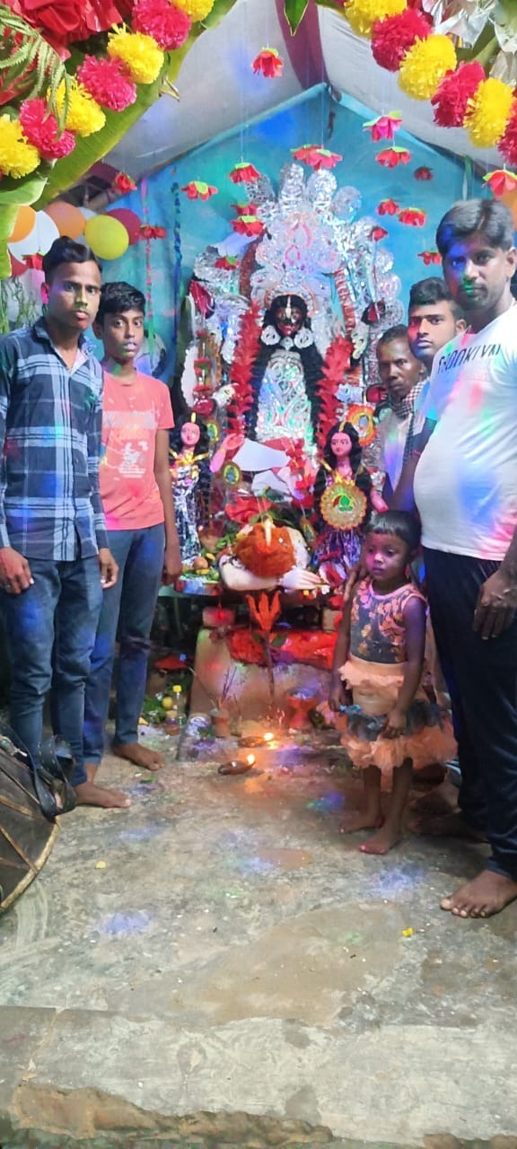 नाला में हर्षोल्लास के साथ मनी दीपावली व काली पूजा