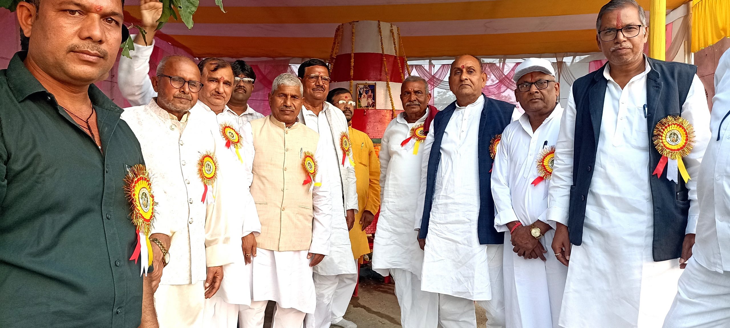 Dhanbad News: माटीगढ़ में धूमधाम से मना गोवर्धन महोत्सव