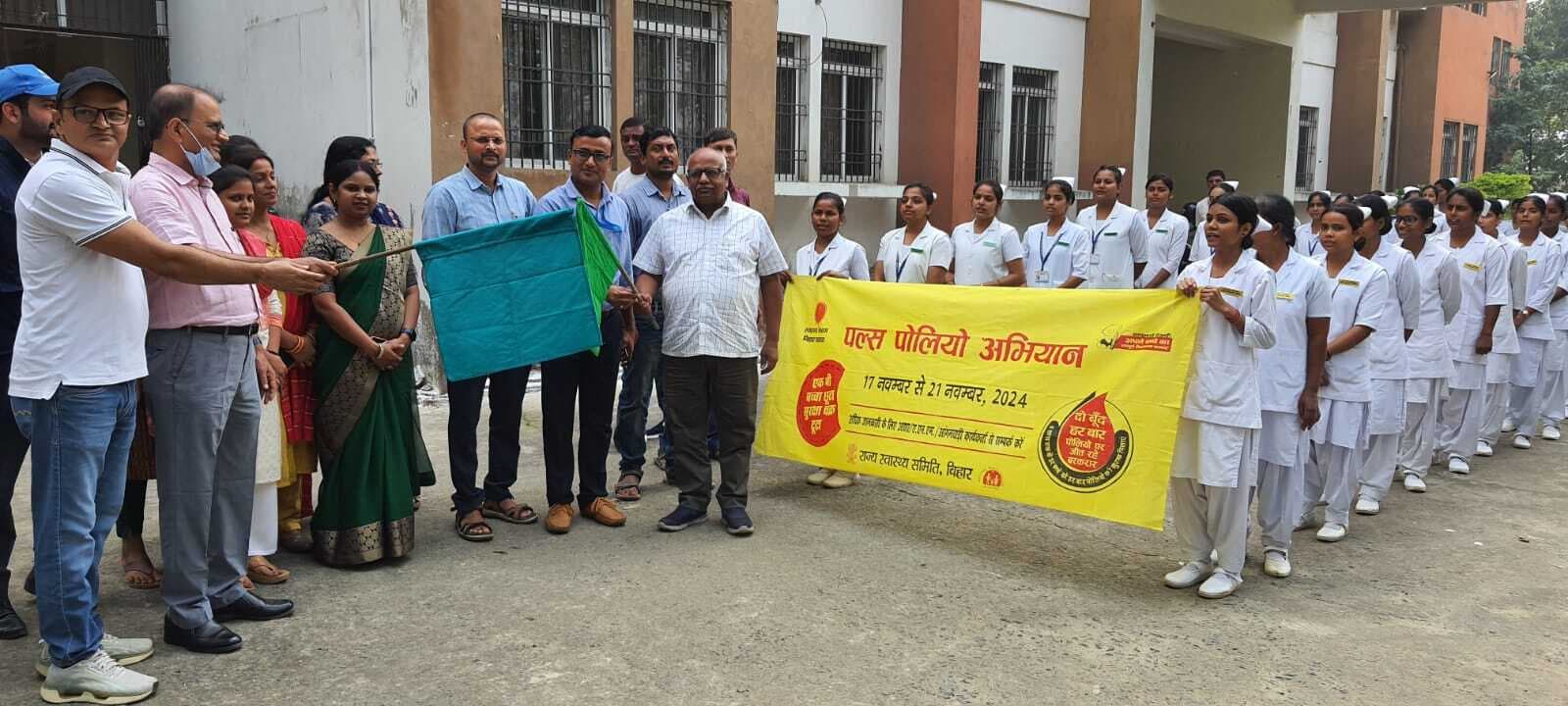 पल्स पोलियो अभियान की सफलता के लिए जीएनएम स्कूल से निकाली गयी जागरूकता रैली