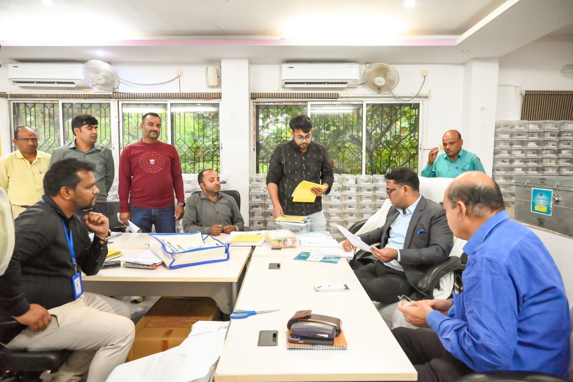 निर्वाचन कार्य से जुड़ी किसी भी सामग्री की चुनाव के दौरान नहीं हो कमी : डीसी