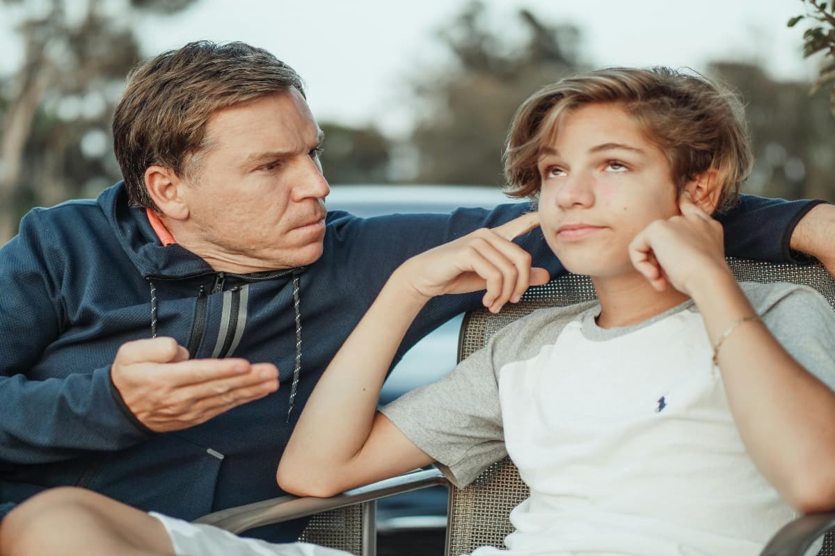 Parenting Tips: बच्चों को बात-बात पर डांटना पड़ सकता है भारी, जानें इससे होने वाले नुकसानों को