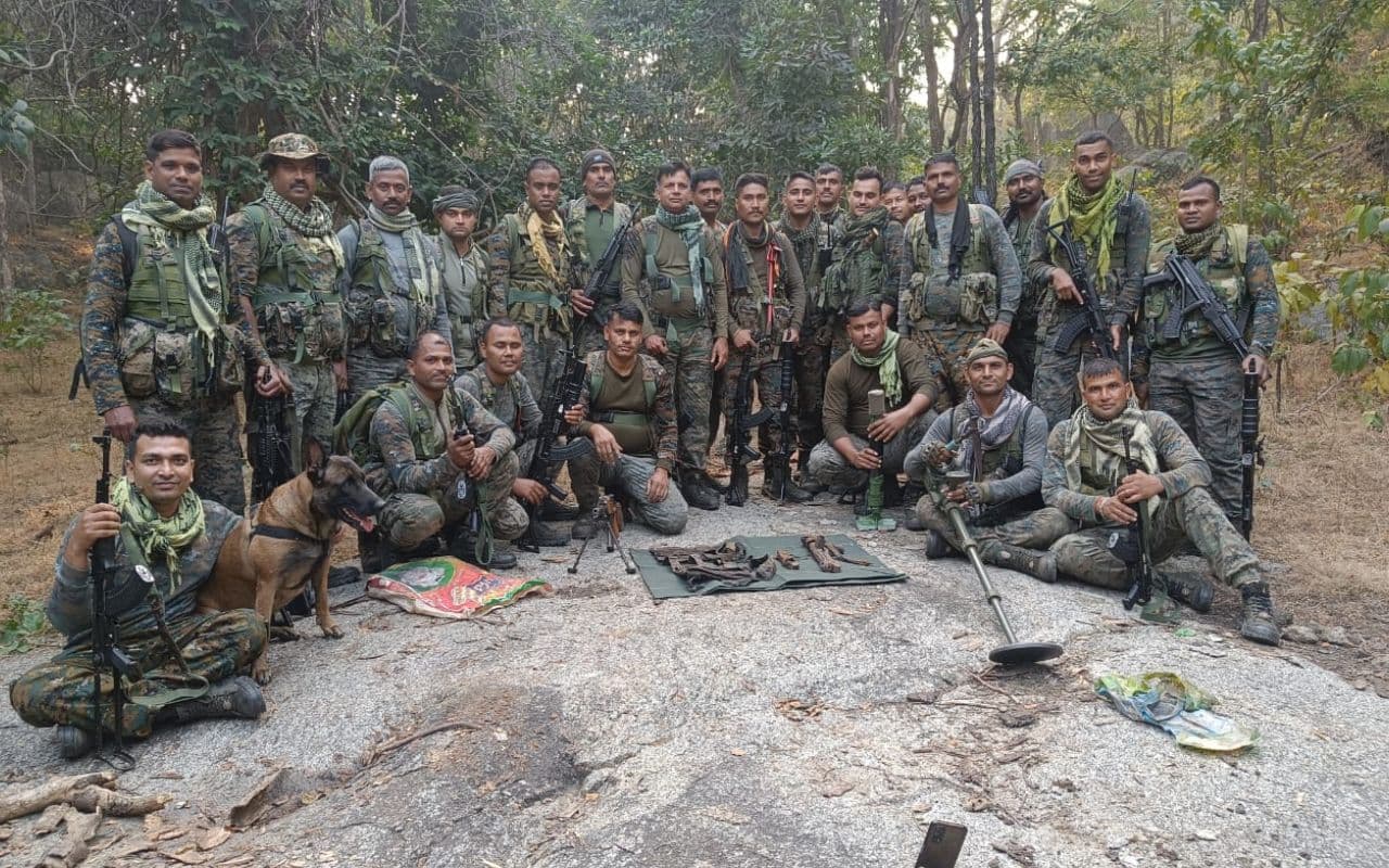 Naxalite: औरंगाबाद में नक्सली हमला नाकाम, तीन प्रेशर आईईडी के साथ एक कारबाईन पुलिस ने किया बरामद