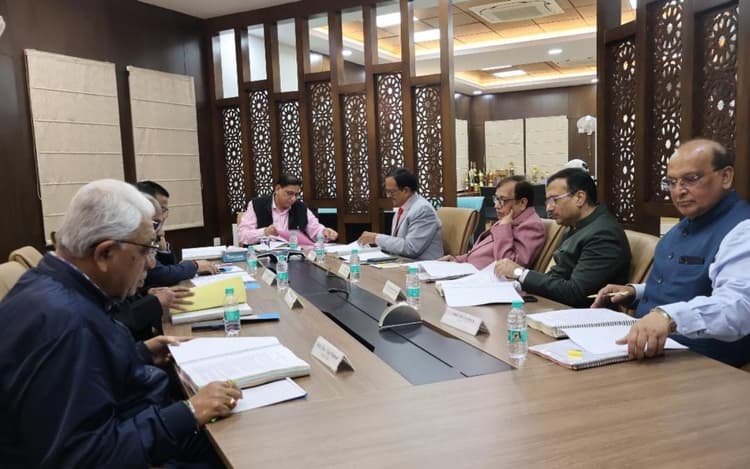 Patna News: बिहार के इस यूनिवर्सिटी में पीरियड लीव पॉलिसी लागू, अब छात्राएं हर महीने ले सकेंगी मासिक धर्म अवकाश