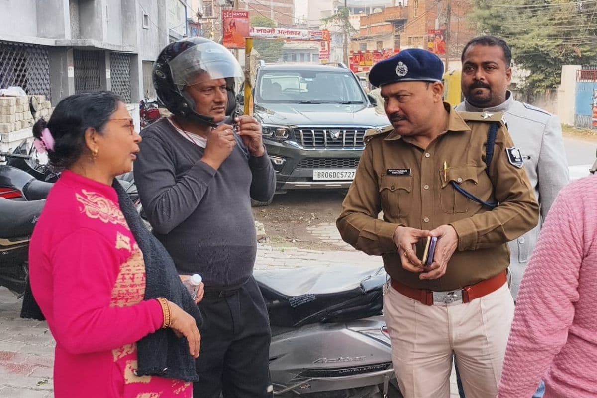 मुजफ्फरपुर में लूट की अजीब वारदात, बदमाशों ने थूक फेंककर महिला से छीने ढाई लाख रुपये, पुलिस जांच में जुटी