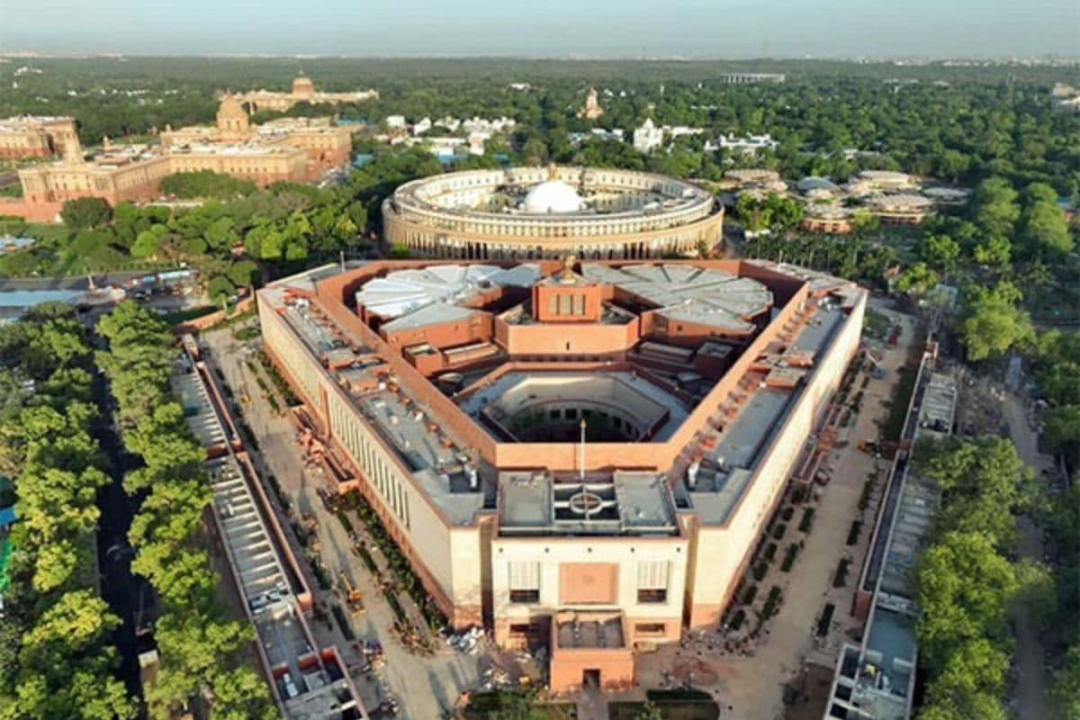 Parliament: बजट सत्र के दौरान लोकसभा में 118 फीसदी और राज्यसभा में 119 फीसदी हुआ काम