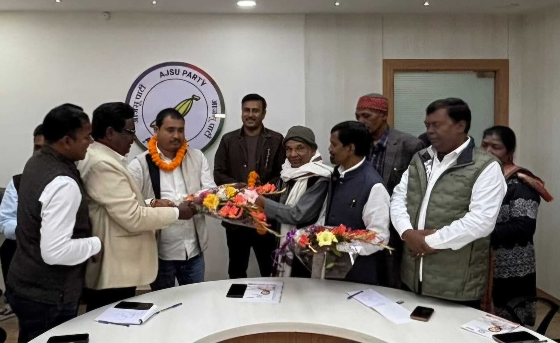Political News : एनडीए में समन्वय का अभाव रहा, इंडिया गठबंधन ने जातीय ध्रुवीकरण किया : सुदेश