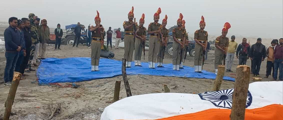 Katihar news : जवान राजेश का पार्थिव शरीर पहुंचते ही शोक में डूबा बरारी