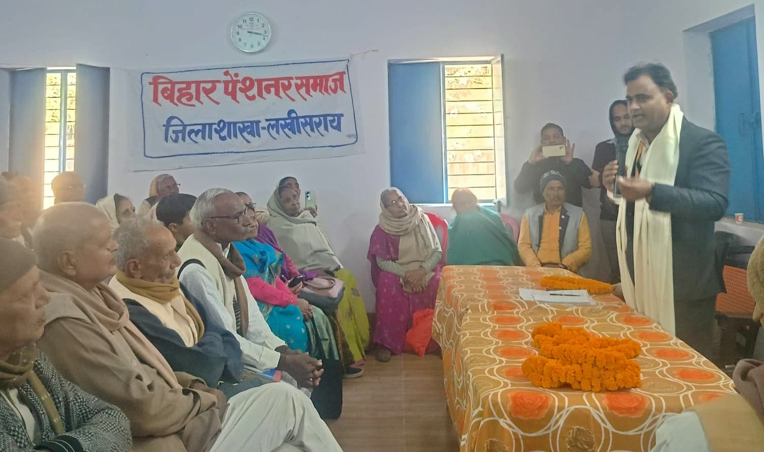 समाज के सबसे सम्मानित व्यक्ति हैं पेंशनर: डीएम