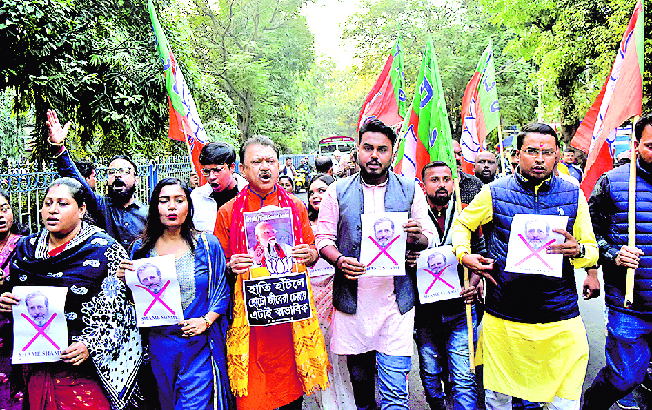 आंबेडकर मुद्दे पर इंटाली में कांग्रेस व भाजपा समर्थक भिड़े, एक पुलिसकर्मी का सिर फटा