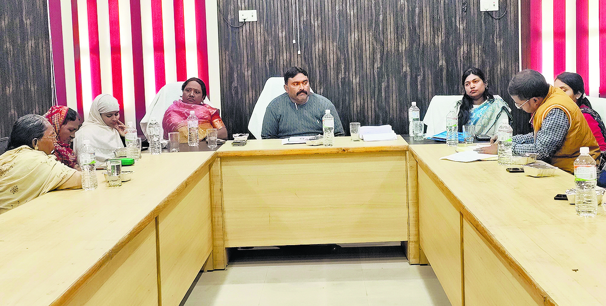 परिमार्जन व दाखिल-खारिज के मामलों का अविलंब करें निष्पादन : जिलाधिकारी