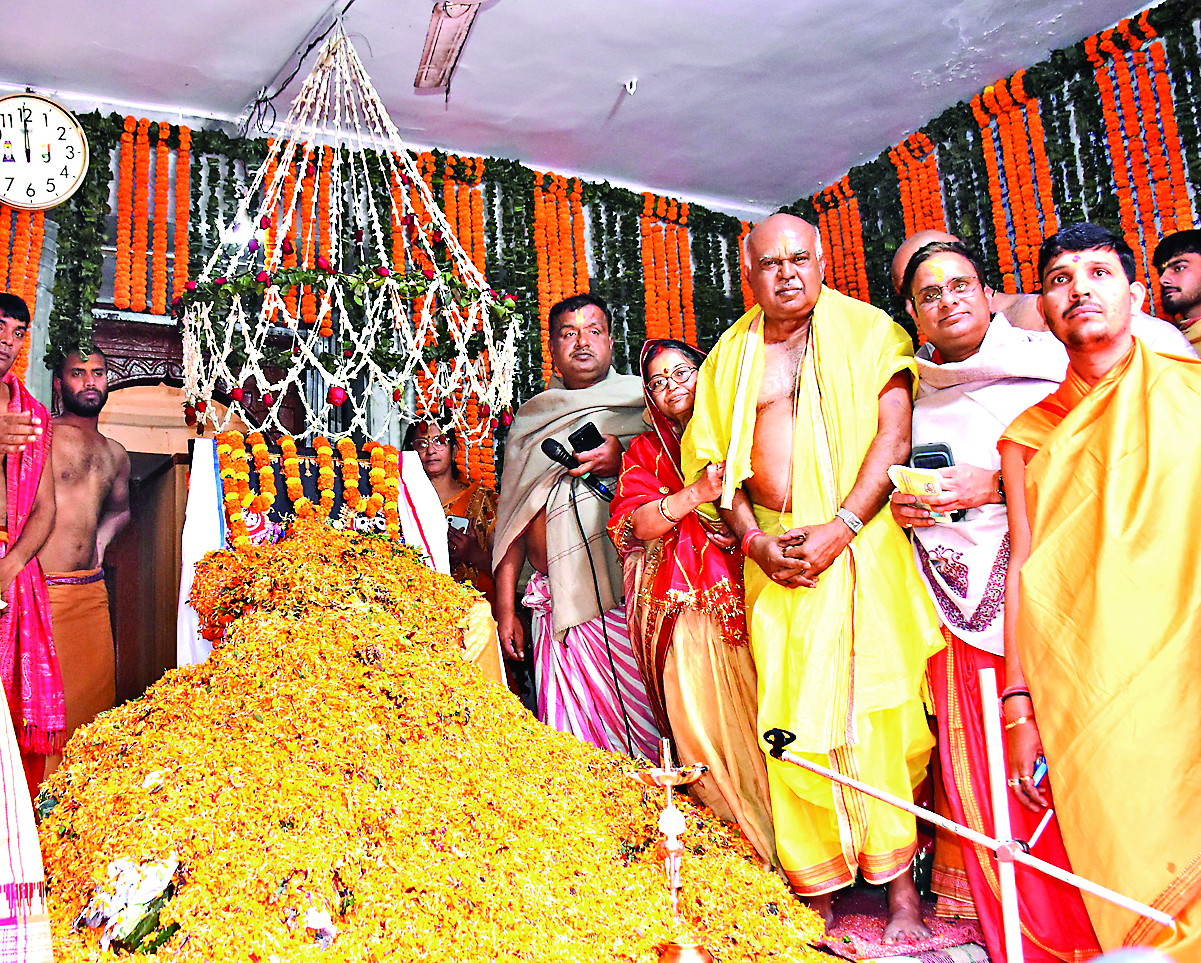 Ranchi News : जगन्नाथपुर मंदिर में विष्णु सहस्त्रनाम अर्चना के लिए उमड़े भक्त