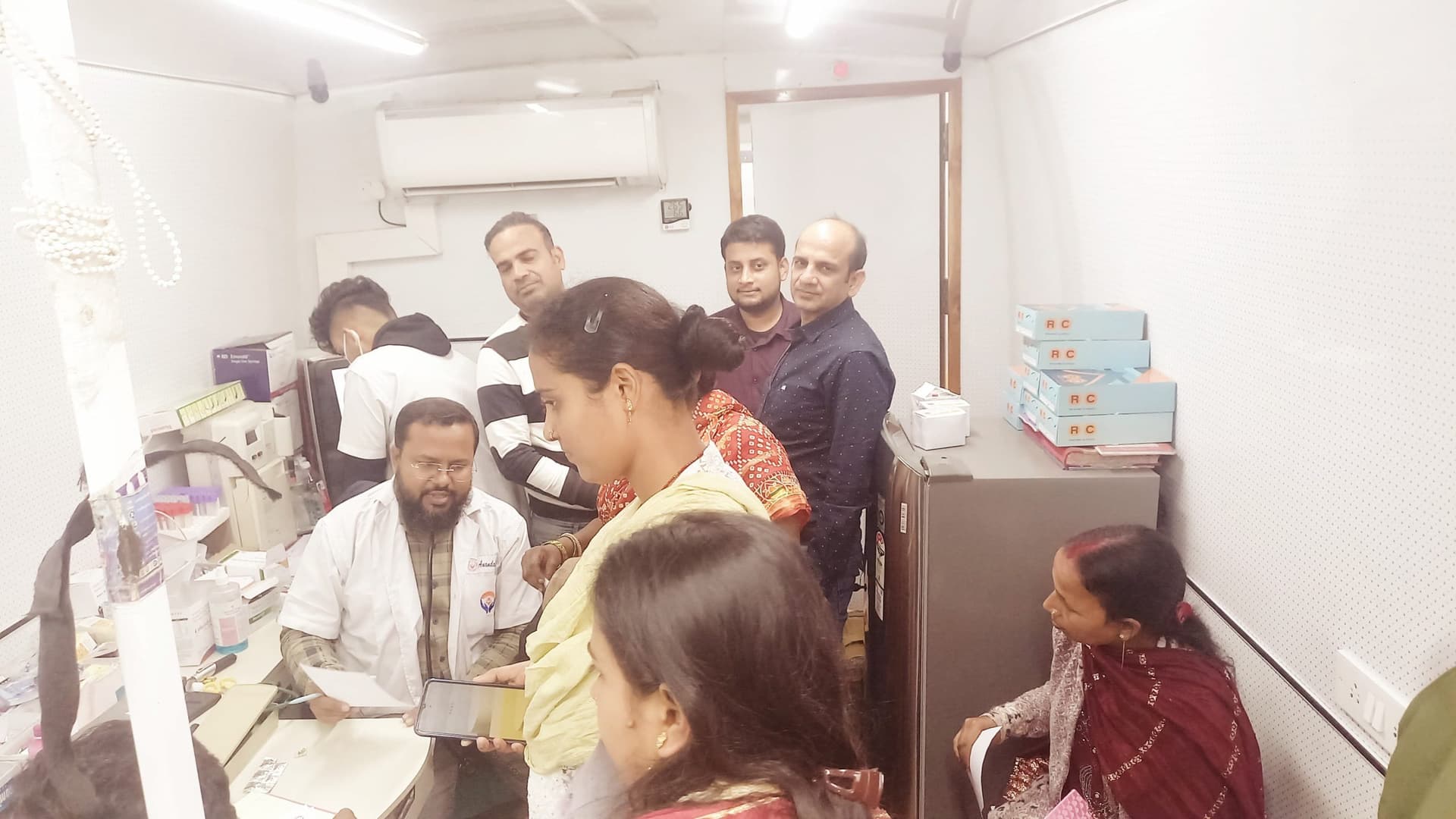 मनिहारी में तीन दिवसीय हैल्थ कैंप में एक हजार लोगों का हुआ इलाज