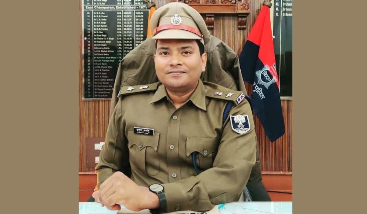 saran sp kumar ashish| Bihar News: This SP of Bihar made a record, was the first to be punished under the new law BNS saran sp kumar ashish| Bihar News: This SP of Bihar made a record, was the first to be punished under the new law BNS