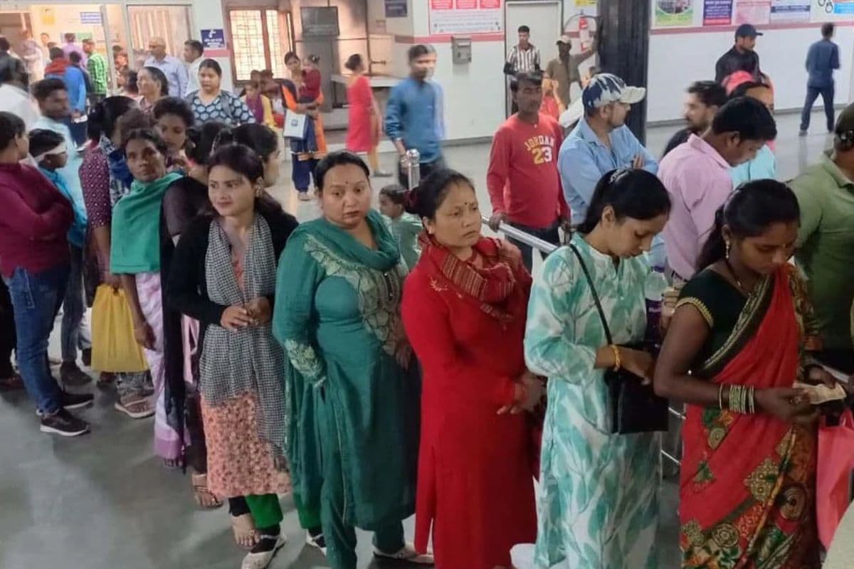 Patna News: सरकारी अस्पतालों के ओपीडी में भीड़ होगी नियंत्रित, अब पंजीयन काउंटर पर लगेगा टोकन डिस्प्ले डिवाइस