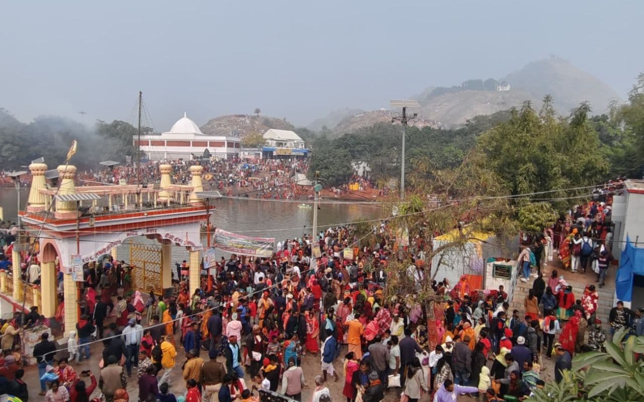 Bhagalpur Weather: भागलपुर में मौसम रहा साफ, खिली धूप में मनी मकर संक्रांति, शाम ढलते शुरू हुआ ठंड Bhagalpur Weather: भागलपुर में मौसम रहा साफ, खिली धूप में मनी मकर संक्रांति, शाम ढलते शुरू हुआ ठंड