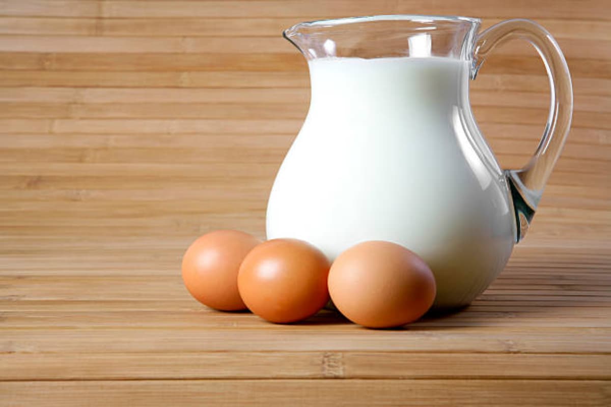 Health Tips: क्या आप भी करते हैं दूध के साथ अंडे का सेवन? हो सकती है ये समस्याएं