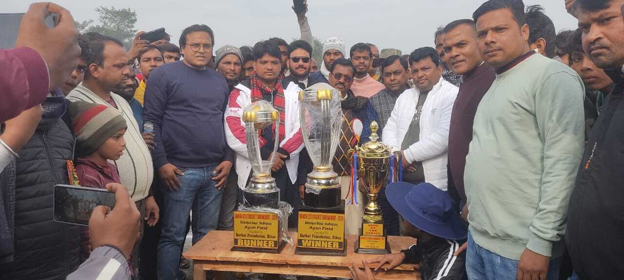 पूर्व मंत्री ने किया जिला स्तरीय क्रिकेट टूर्नामेंट का उद्घाटन