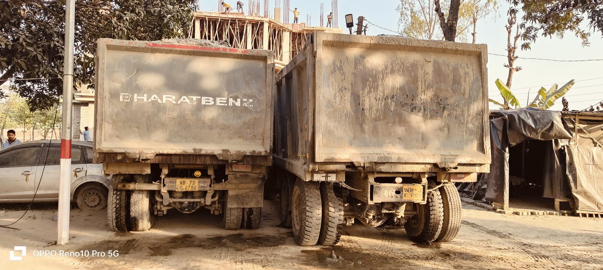 छापेमारी कर दो हाइवा को किया जब्त
