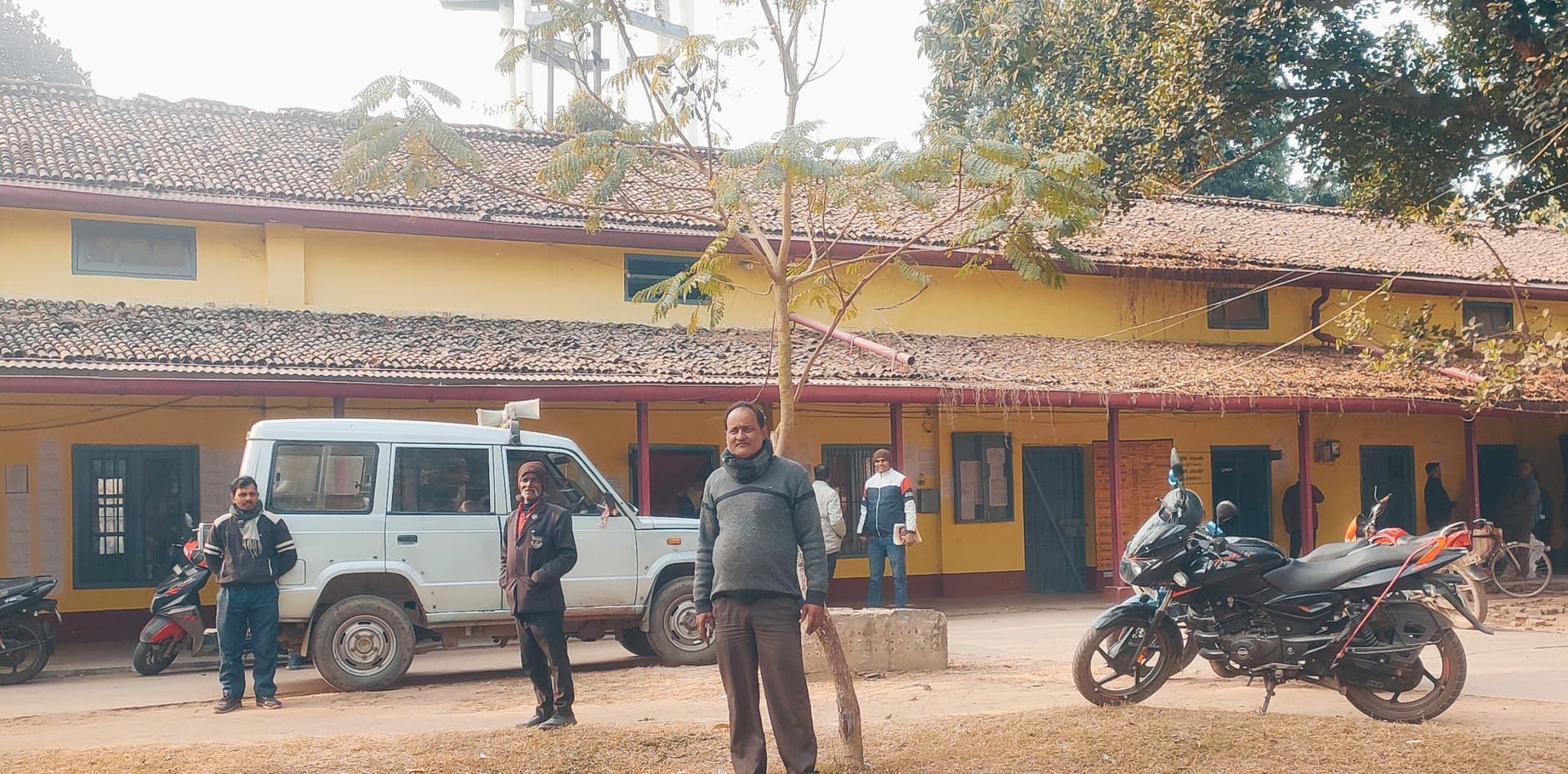 भवानीपुर प्रखंड में पदाधिकारियों का घोर अभाव, विकास कार्य प्रभावित