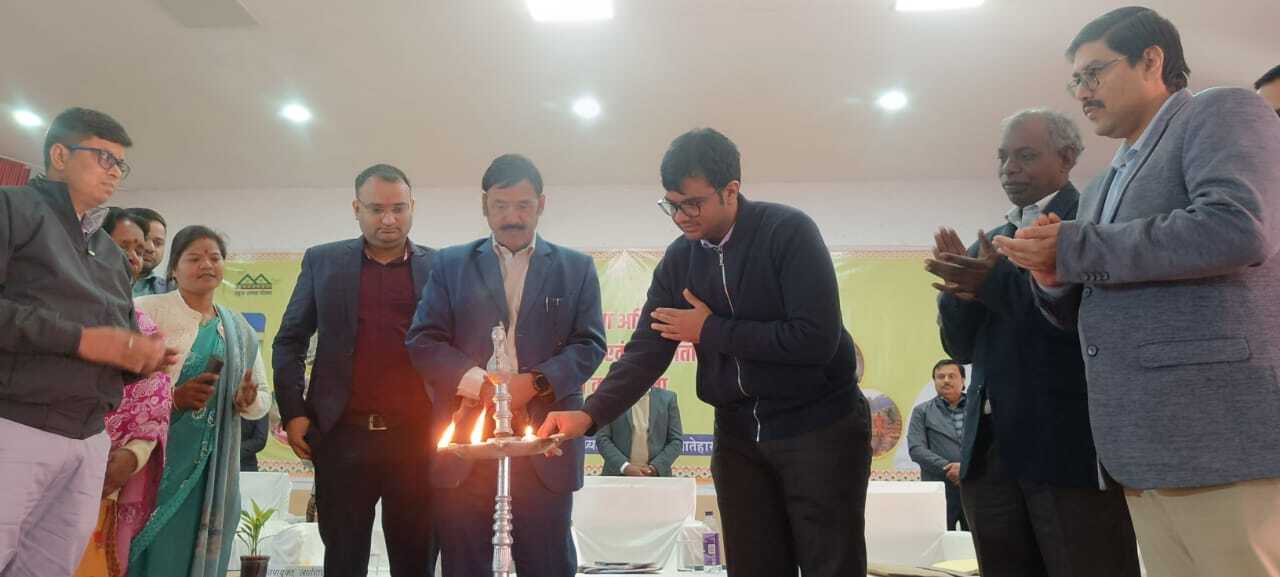 आमजनों के हितों को देख हो योजनाओं का क्रियान्वयन: डीसी
