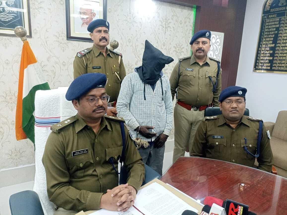 पुत्री को प्रेमी संग आपत्तिजनक स्थिति में देख पिता ने खोया आपा, प्रेमी गुलशन की हत्या कर पैन में फेंका शव