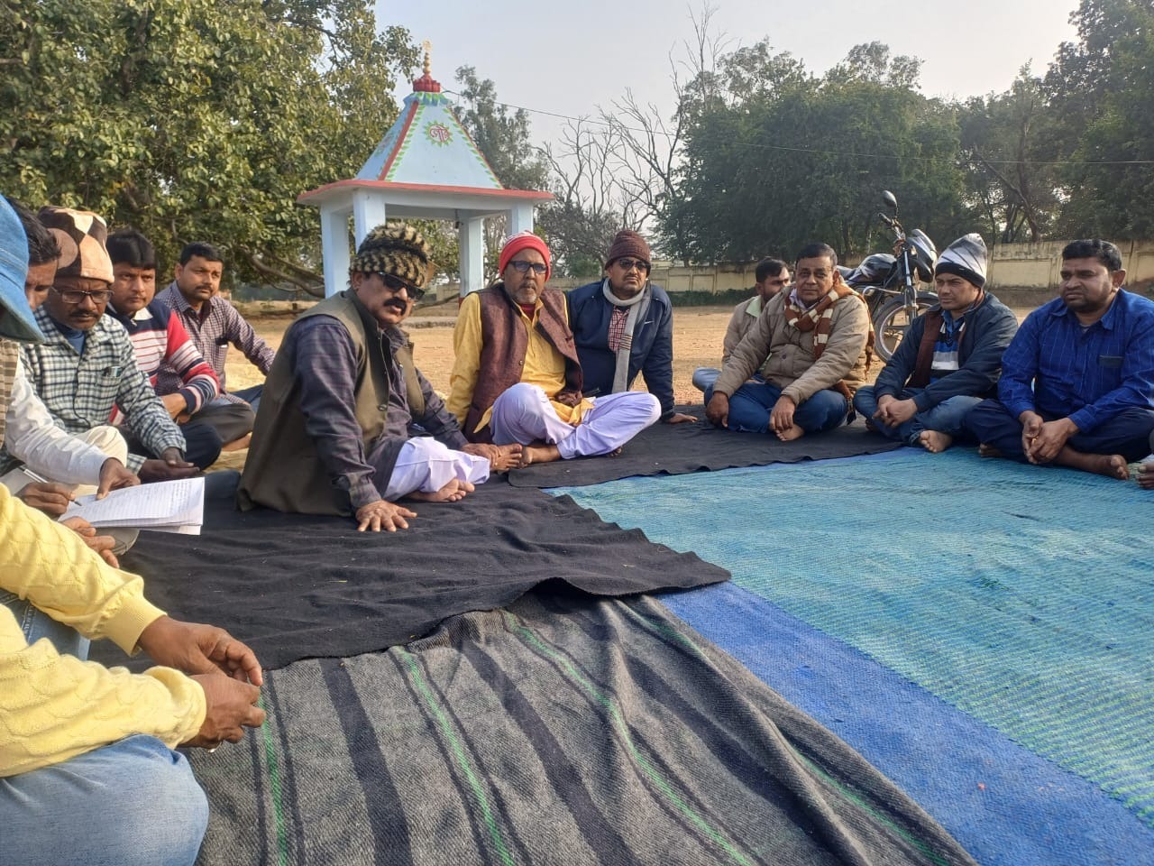 दलाबड़ गांव में महामृत्युंजय महायज्ञ को लेकर हुई बैठक