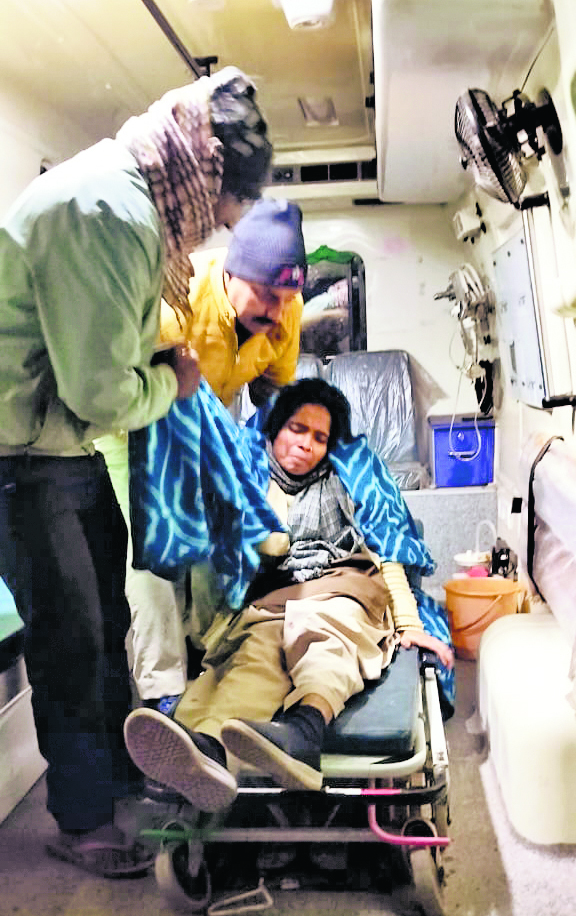 झारखंड पुलिस की कार शेखपुरा में पलटी, छह घायल