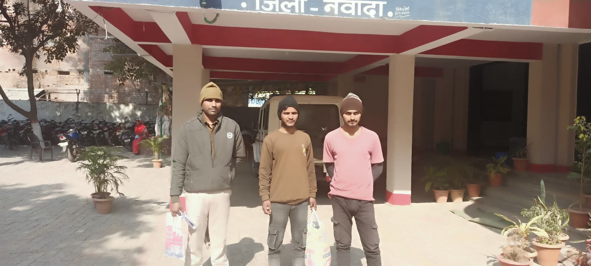 शराब के साथ दो बाइकें जब्त, दो धंधेबाज गिरफ्तार