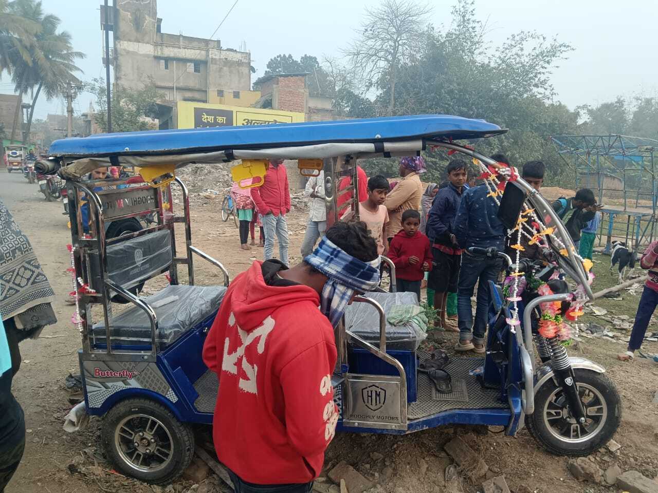 तेज रफ्तार बाइक की चपेट में अधेड़ की मौत, मुआवजा के लिए बीडीओ से लगायी गुहार