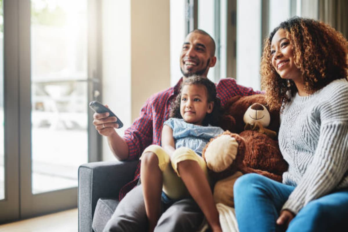 Parenting Tips: बच्चों के भविष्य को बर्बाद कर देती हैं आपकी ये गलतियां, बचपन भी हो जाता है खराब
