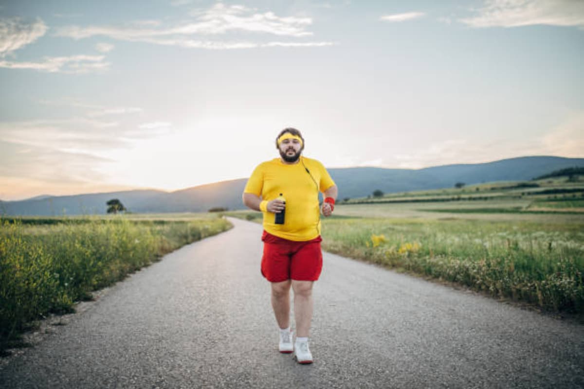 Weight Loss Tips: बढ़े हुए वजन को कम करने के लिए रोजाना चलें इतने स्टेप्स, जल्द होगा फायदा