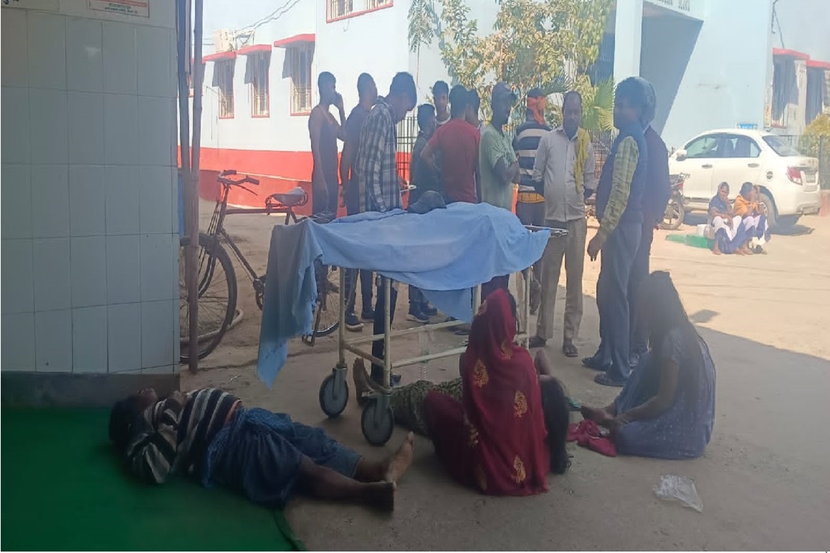 Mahakumbh 2025 महाकुंभ में स्नान कर लौट रही 2 महिला श्रद्धालुओं की मौत, 6 से ज्यादा जख्मी Mahakumbh 2025 महाकुंभ में स्नान कर लौट रही 2 महिला श्रद्धालुओं की मौत, 6 से ज्यादा जख्मी