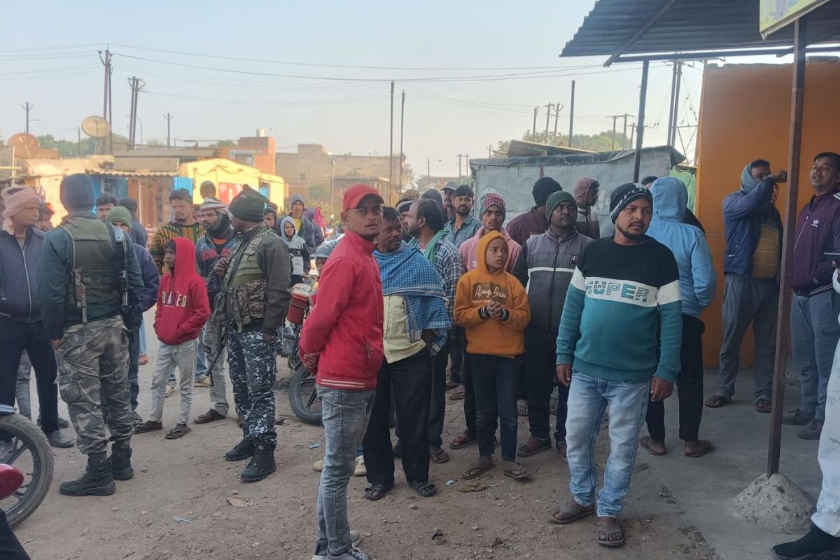 गिरिडीह में अज्ञात वाहन की चपेट में आकर एक की मौत, सड़क जाम करने की तैयारी में आक्रोशित परिजन