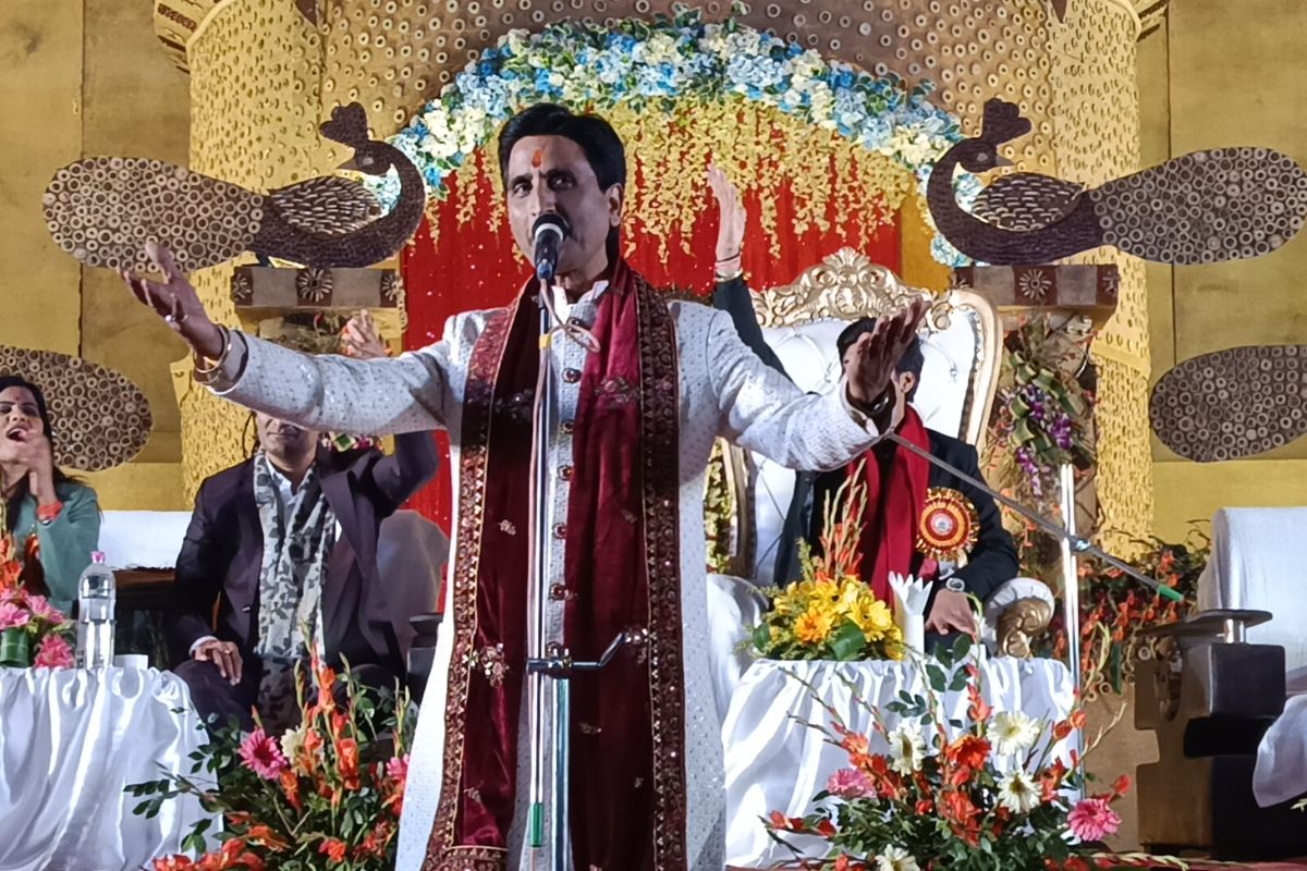 झारखंड के कवि सम्मेलन में शिरकत किये मशहूर कवि कुमार विश्वास, धनबाद के बारे में क्या बोले
