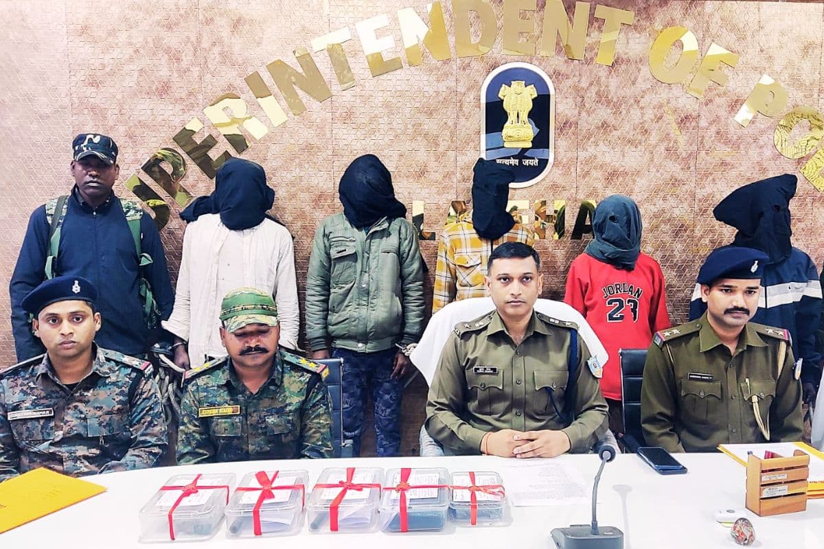 Latehar News Criminals Arrest SP Press Brief Latehar News Criminals Arrest SP Press Brief