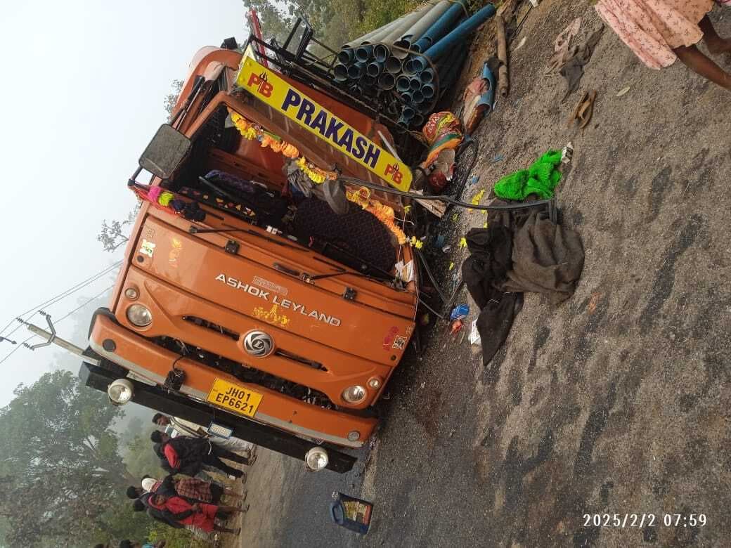 अलग-अलग सड़क दुर्घटना में दो की मौत