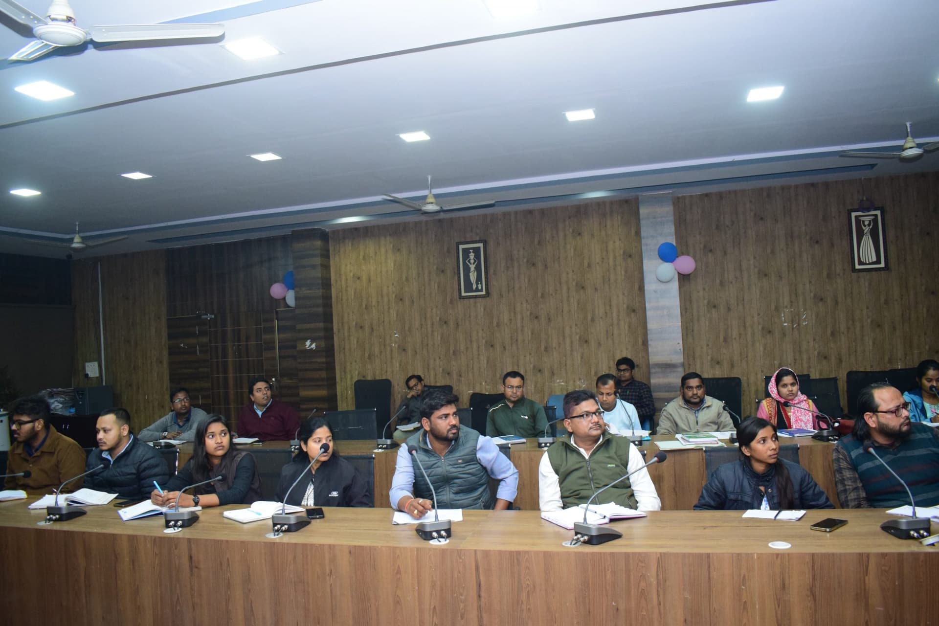 मंईयां सम्मान योजना के लाभुकों को एसएचजी से जोड़ें
