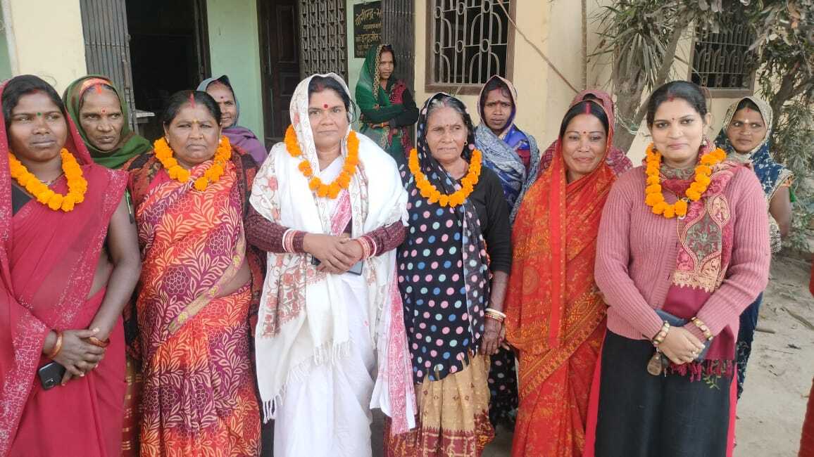 महिलाओं को अधिकार से वंचित कर रही केंद्र सरकार
