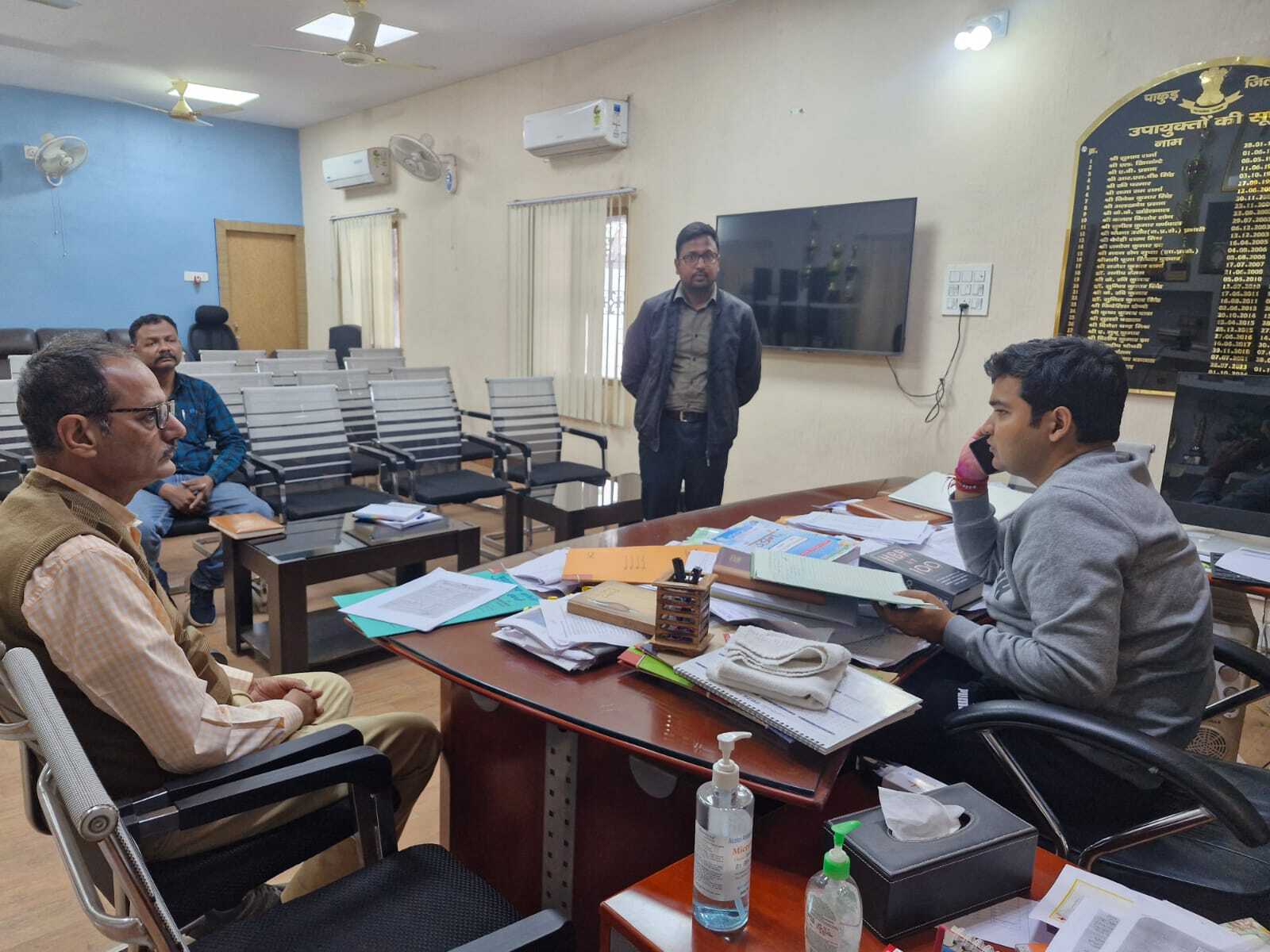 पुस्तकालय में नये पुस्तकों की खरीद के लिए लगी मुहर