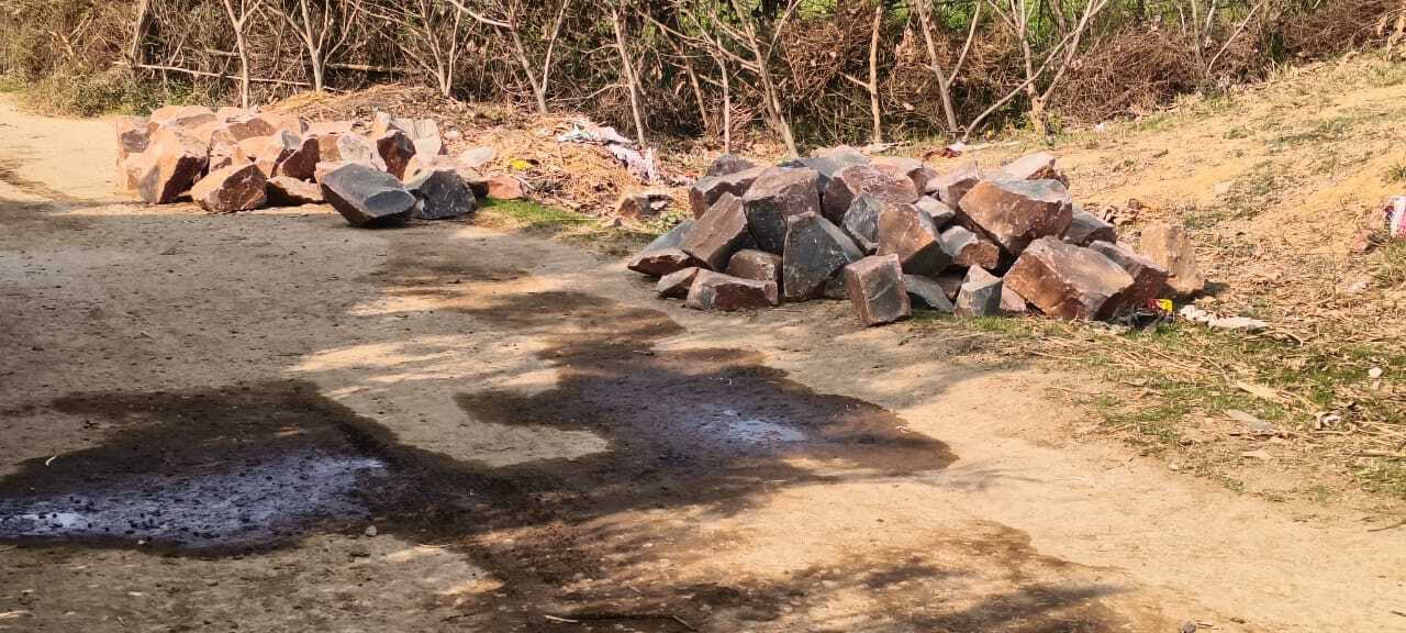 बेखौफ माफिया! धड़ल्ले से चल रहा पत्थर खनन का गोरखधंधा