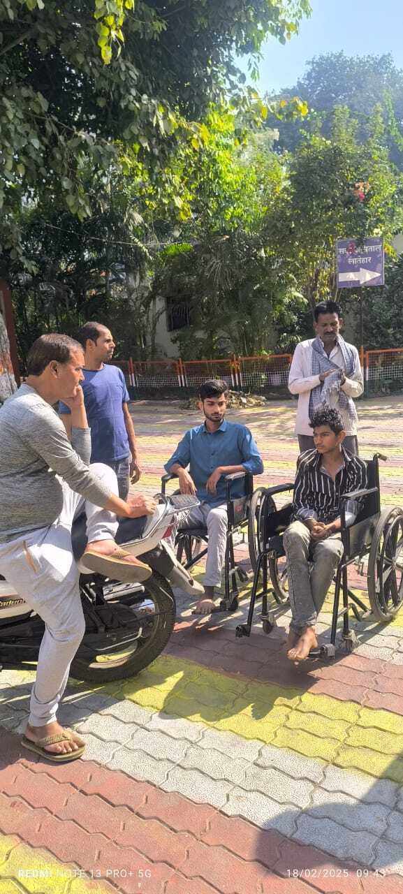 राजहार मोड़ के पास सड़क दुर्घटना, दो घायल