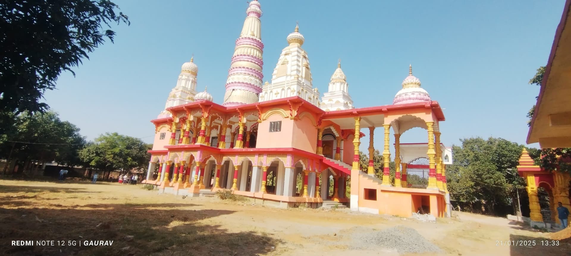 Giridih News :पेंशनधारियों ने 3.5 करोड़ रुपये किये दान, तो हुआ पंच मंदिर का जीर्णोद्धार Giridih News :पेंशनधारियों ने 3.5 करोड़ रुपये किये दान, तो हुआ पंच मंदिर का जीर्णोद्धार